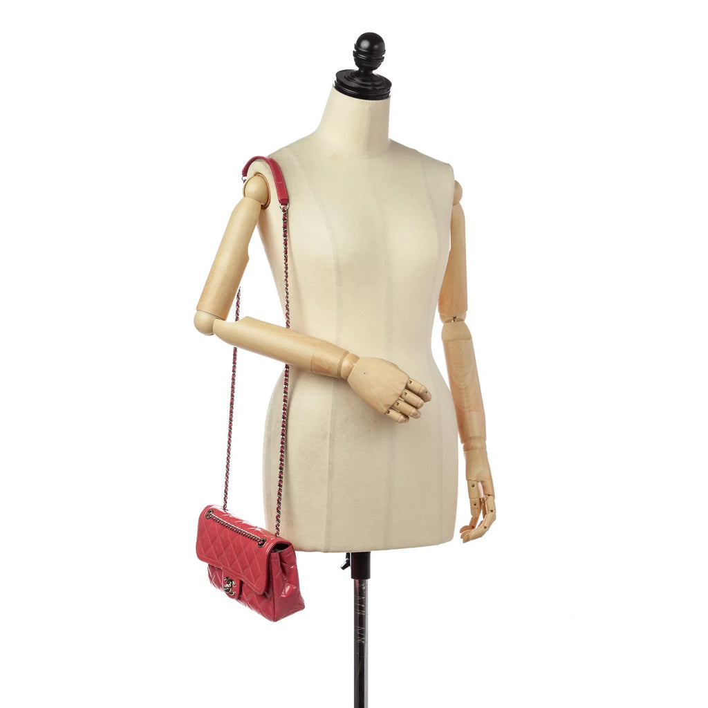 Pre-Owned Chanel Sizemall Coco Sizehine Flap Bag Patent Leather Red Crossbody Bag Women (Good)