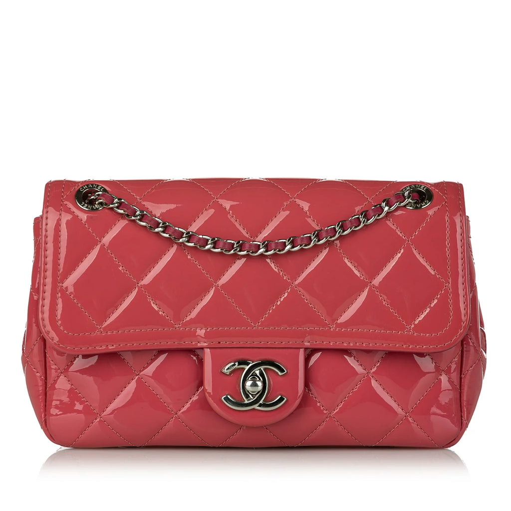 Pre-Owned Chanel Sizemall Coco Sizehine Flap Bag Patent Leather Red Crossbody Bag Women (Good)