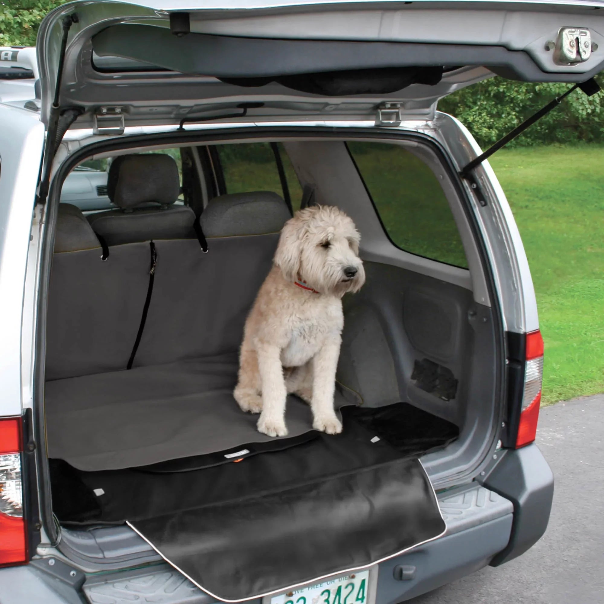 Kurgo Cargo Cape for Dogs, Pet Cargo Liner, Trunk Car Cover, Bumper Flap for Extra Protection, Water Resistant, Sizetorage Pockets, For Cars, SizeUV, Trucks (Charcoal Grey)