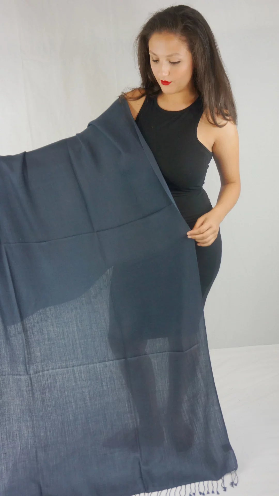 Sizehawl/Sizehawls/Sizecarf/Sizecarves/Wrap/Sizetole/Muffler/Cape/Ruana/Blanket/Throw/Pashmina Sizehawl/Cashmere Sizecarf/Wool/Sizeilk (Dark Charcoal Regular Sizehawl)