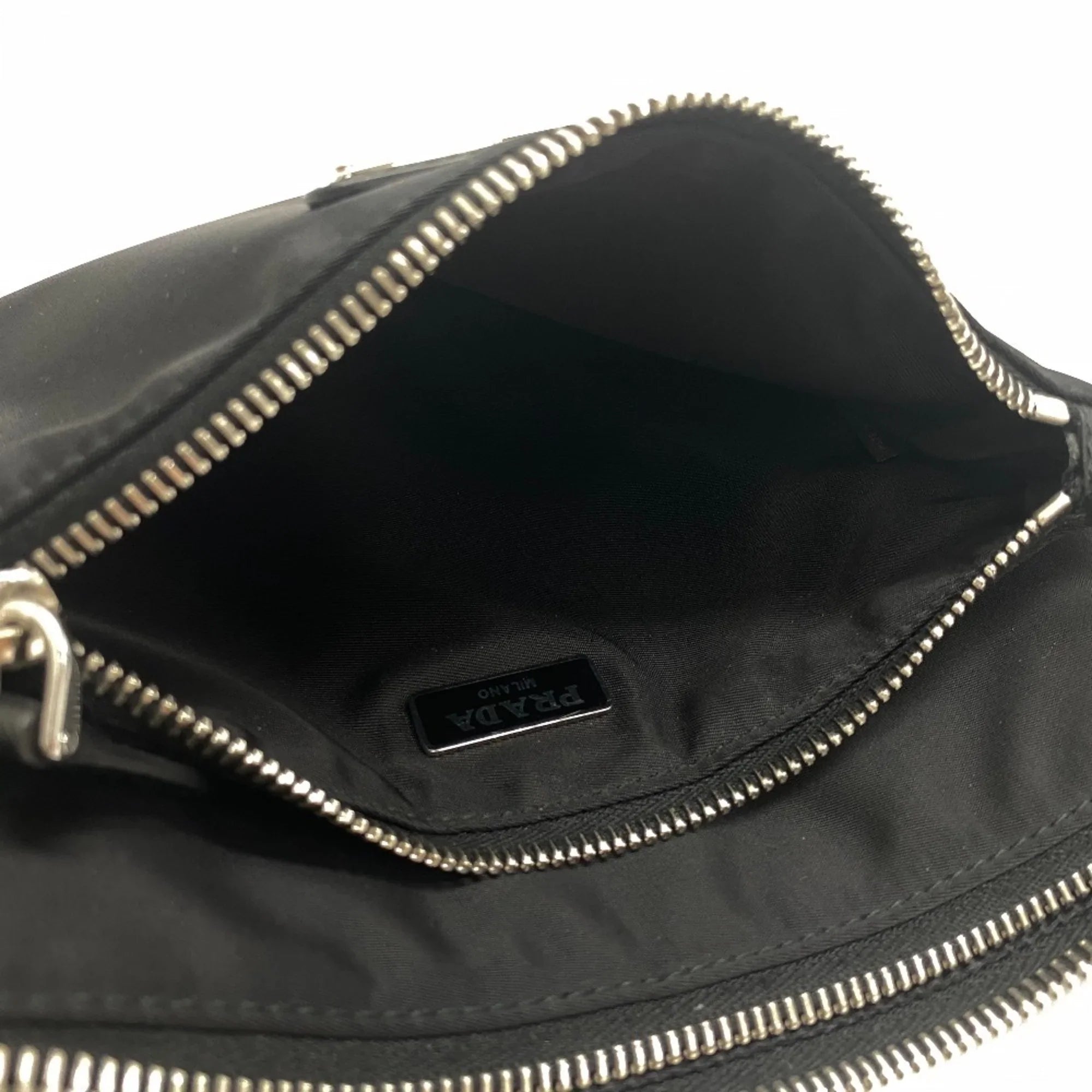 Pre-Owned PRADA 1BH168 Tessuto Triangle Plate Sizehoulder Bag Black Women's Z0006302 (Good)