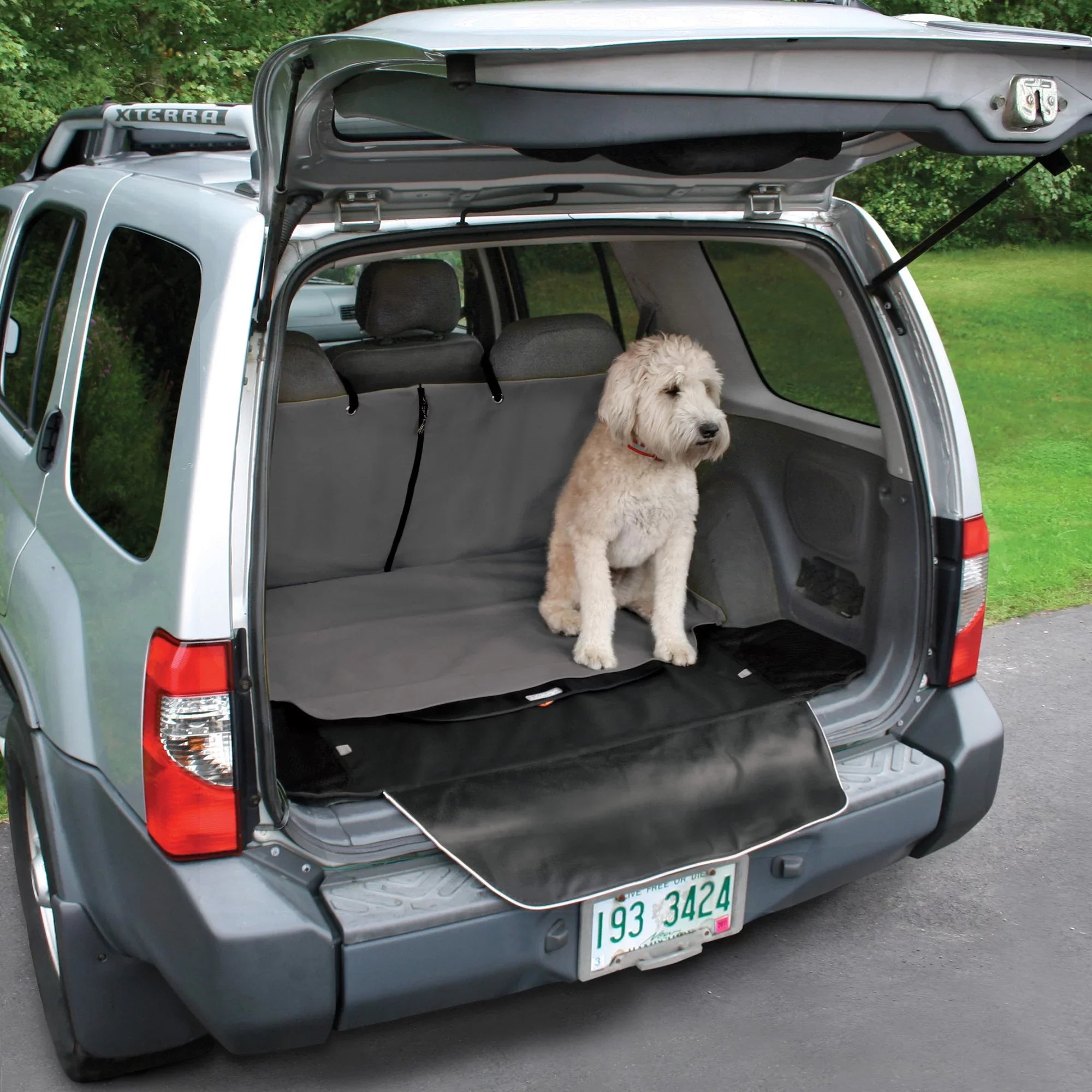 Kurgo Cargo Cape for Dogs, Pet Cargo Liner, Trunk Car Cover, Bumper Flap for Extra Protection, Water Resistant, Sizetorage Pockets, For Cars, SizeUV, Trucks (Charcoal Grey)