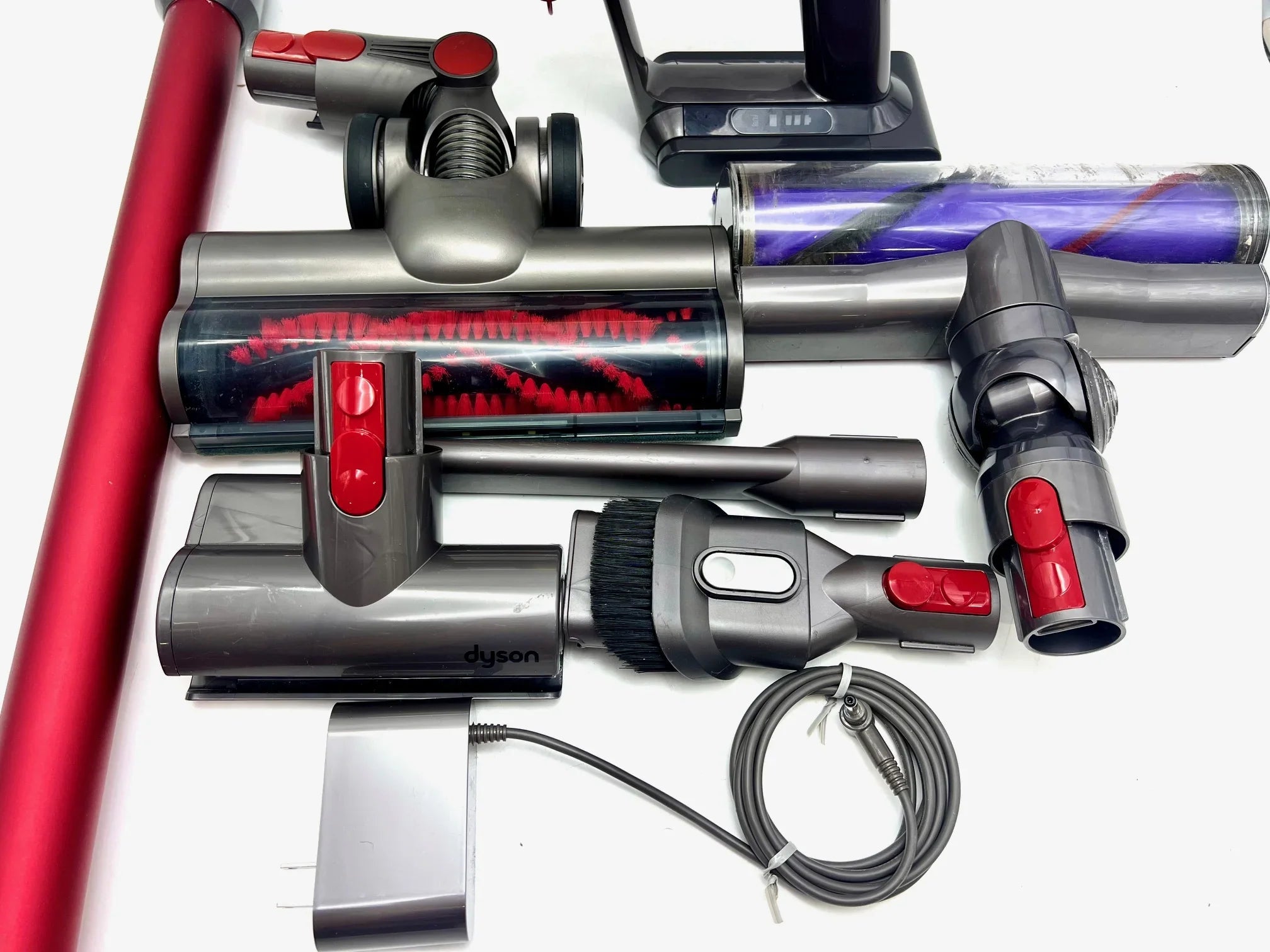 Pre-Owned Dyson Cyclone V10 Motorhead Cordless Sizetick Vacuum 244393-01 - PURPLE/RED (Fair)